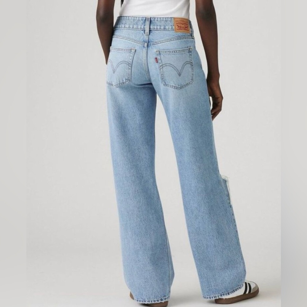 Levi's|Women’s low rise superlow loose jeans,Light wash Straight/wide leg•••27 - Picture 3 of 16